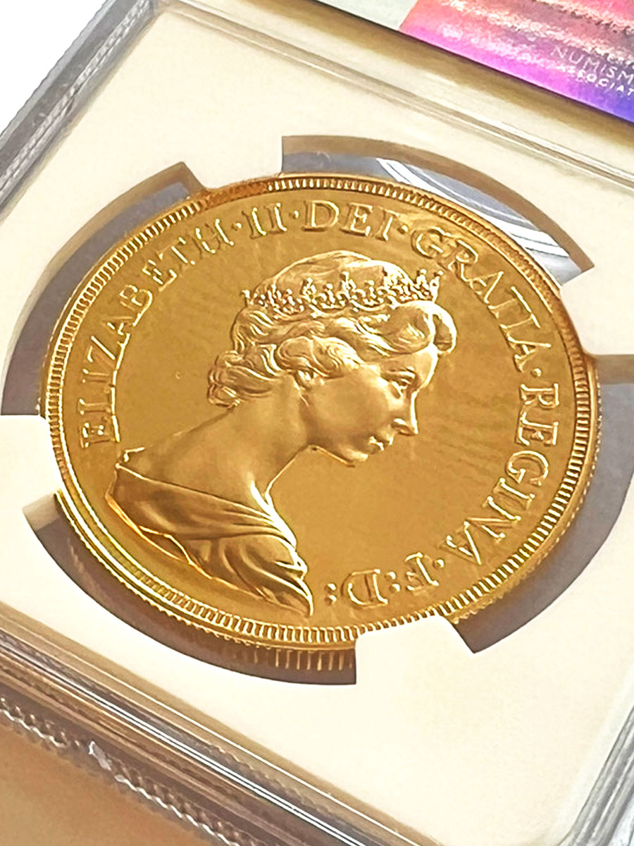 楽天市場】1984年 エリザベス女王ソブリン金貨 5ポンド PF70UC /NGC-9