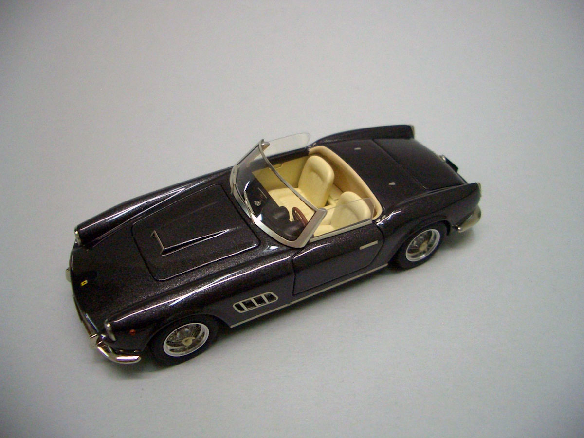 Ferrari 250 GT California Spider Straight Light 1:43 | MR