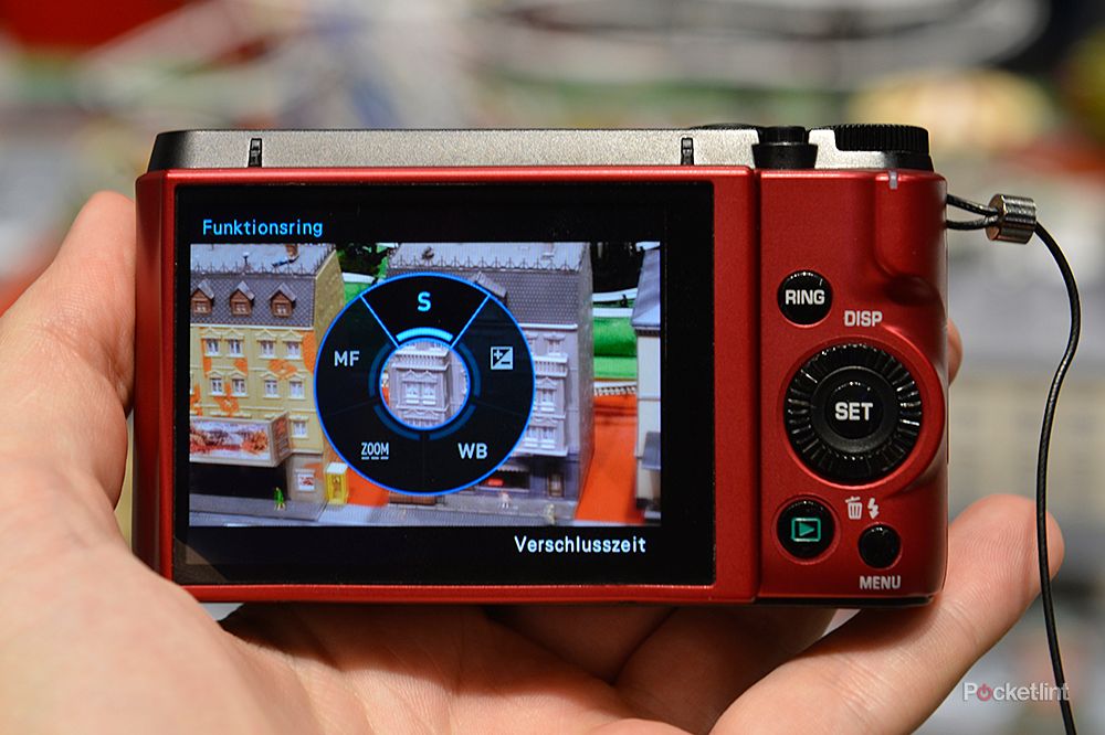 Casio Exilim EX-ZR1000 pictures and hands-on